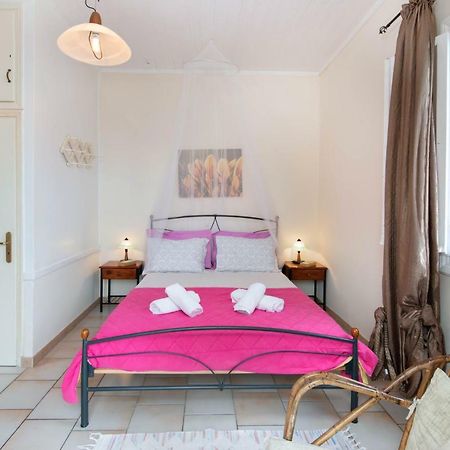 Mermaid Cottage Longos  Екстер'єр фото