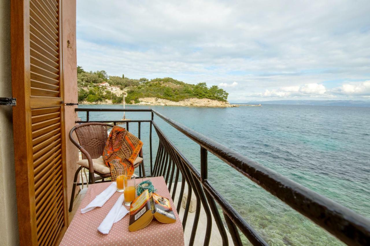 Mermaid Cottage Longos  Екстер'єр фото