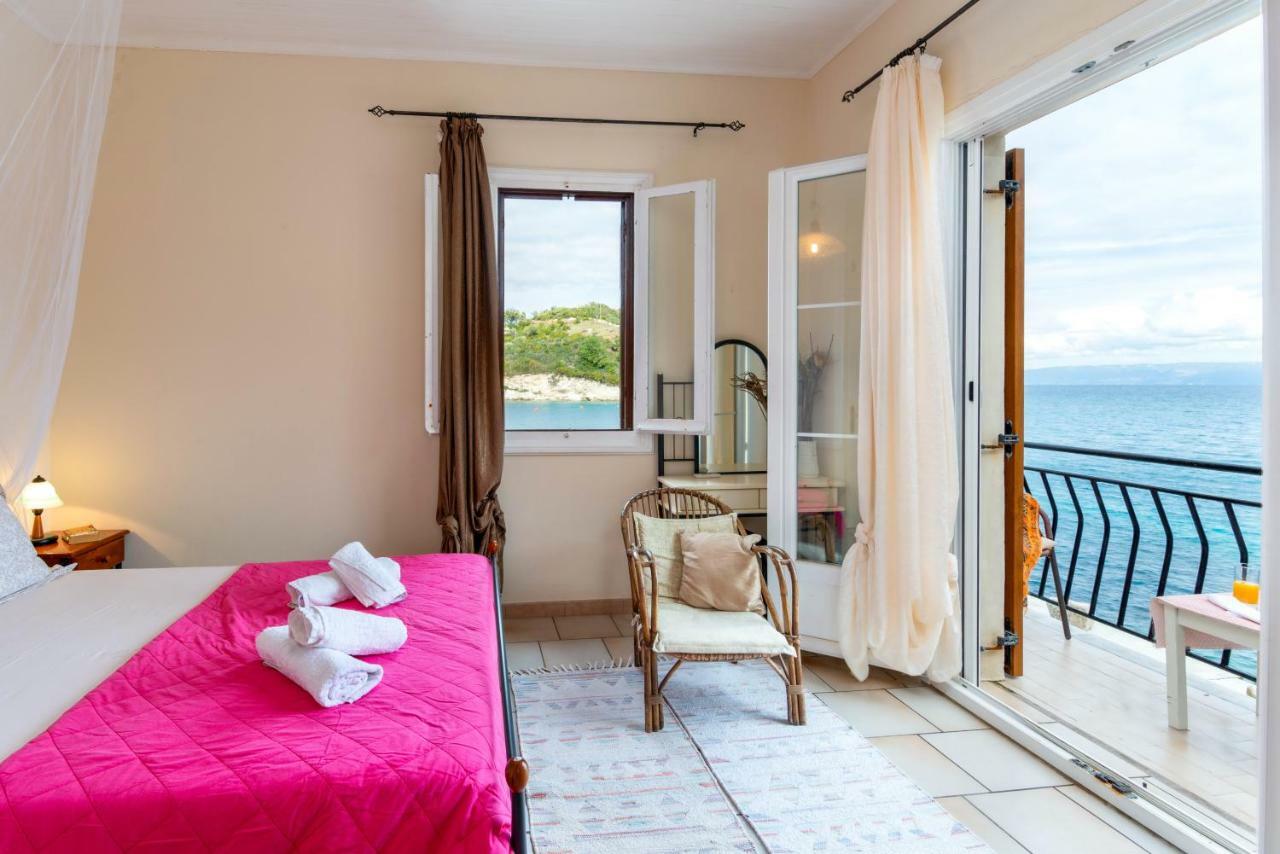 Mermaid Cottage Longos  Екстер'єр фото